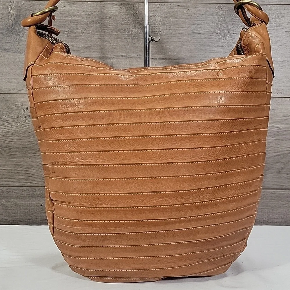 Large IL Duca  Tan Leather Hobo Bag - Classic Everyday Shoulder Bag